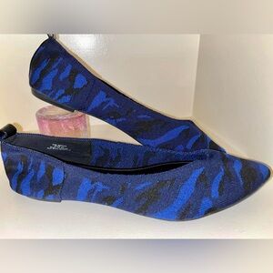 Journee Collection Blue and Black Patterned Flats